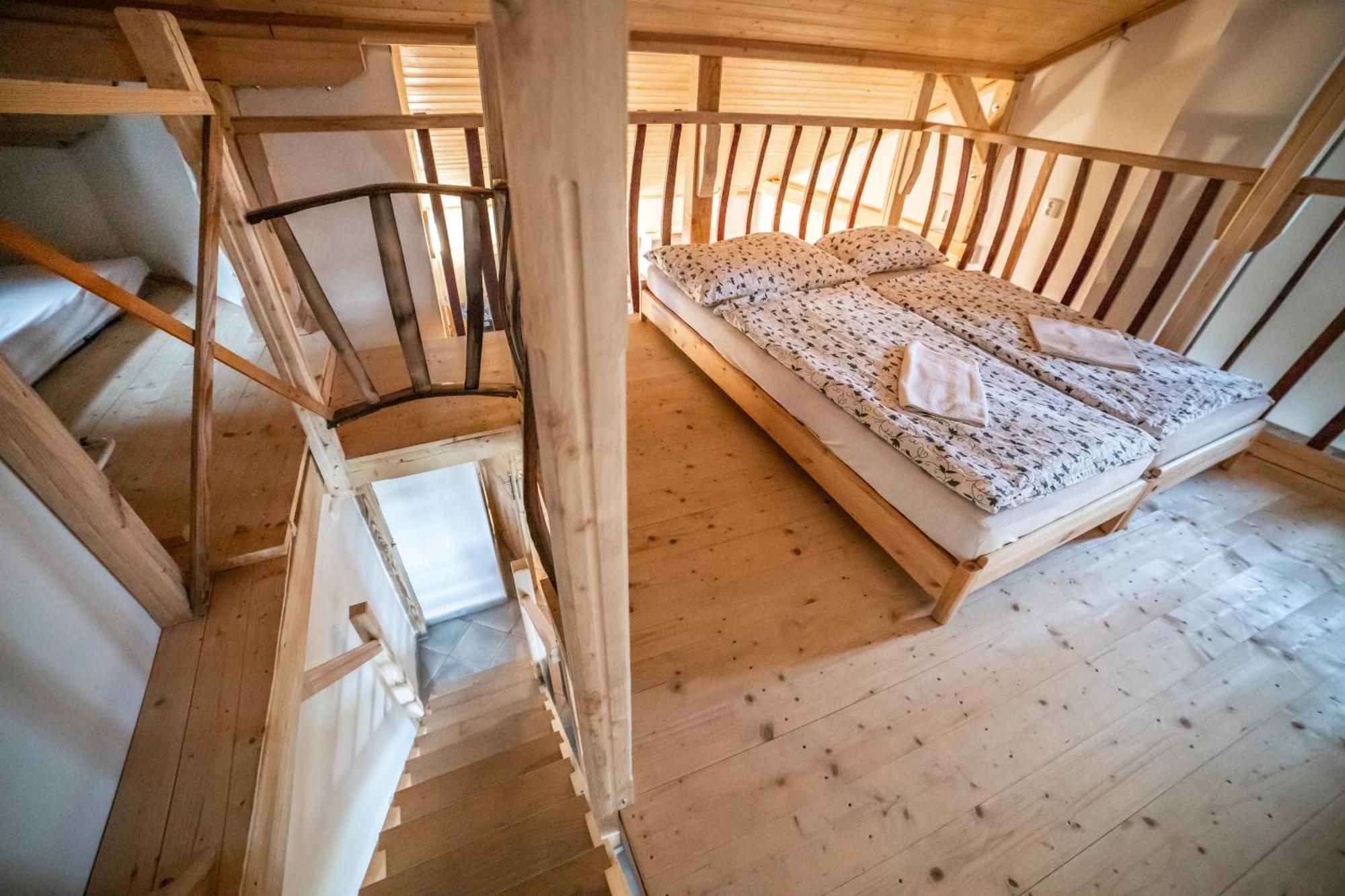 Vinný sklep Kovárna - Nad Presovnou Rohatec Exterior foto